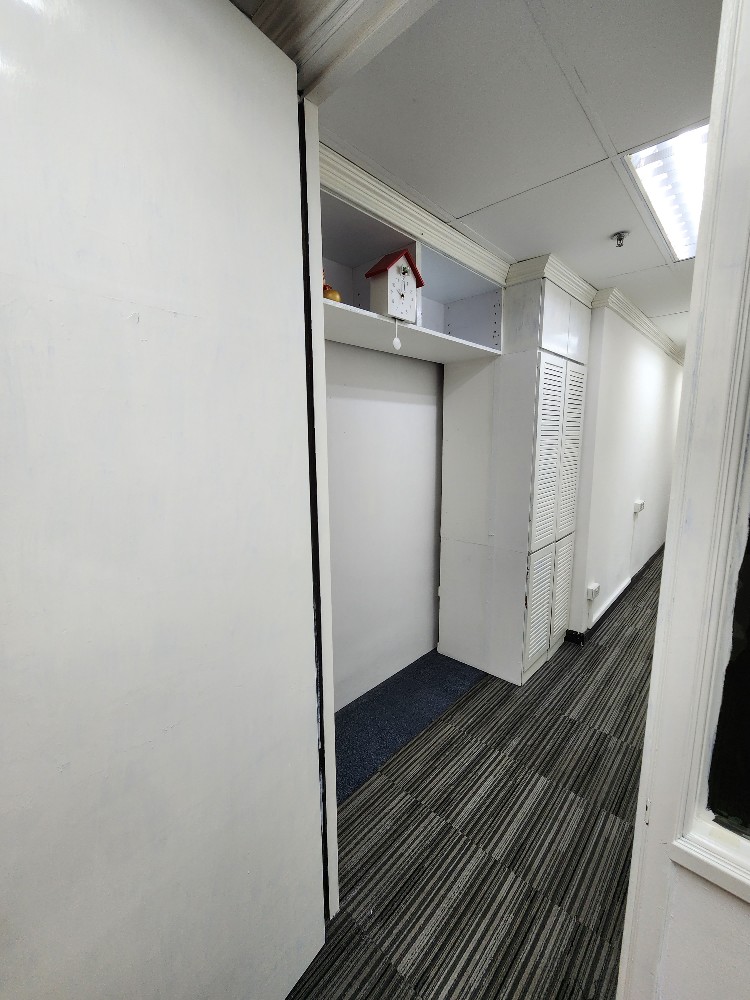 International Plaza Office for Sale