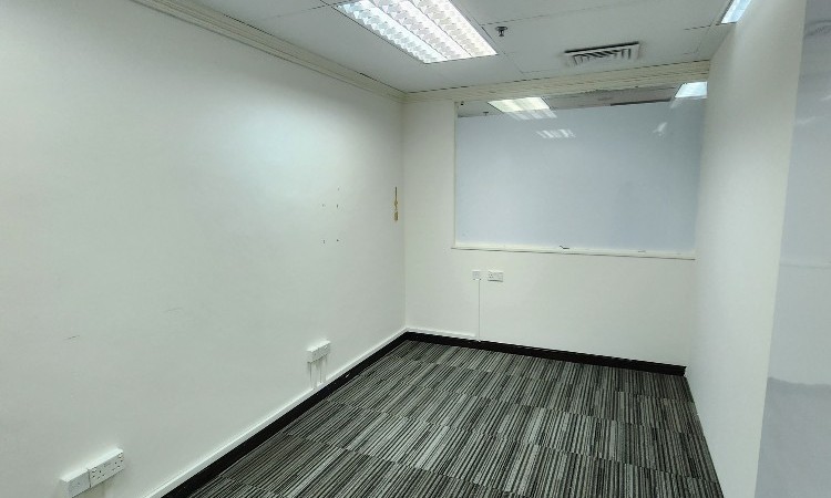 invest_in_international_plaza_office[1]