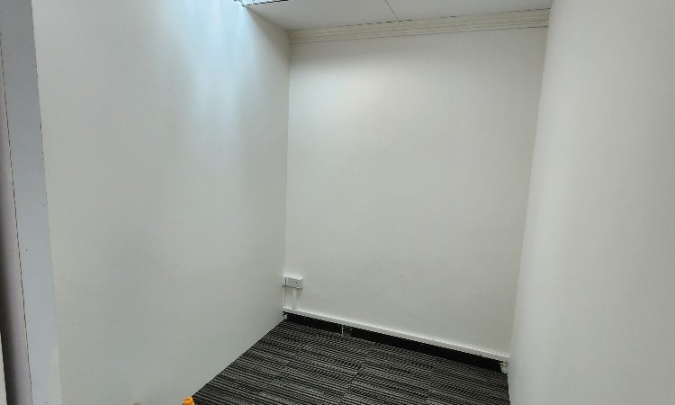 office_space_at_international_plaza_for_sale[1]